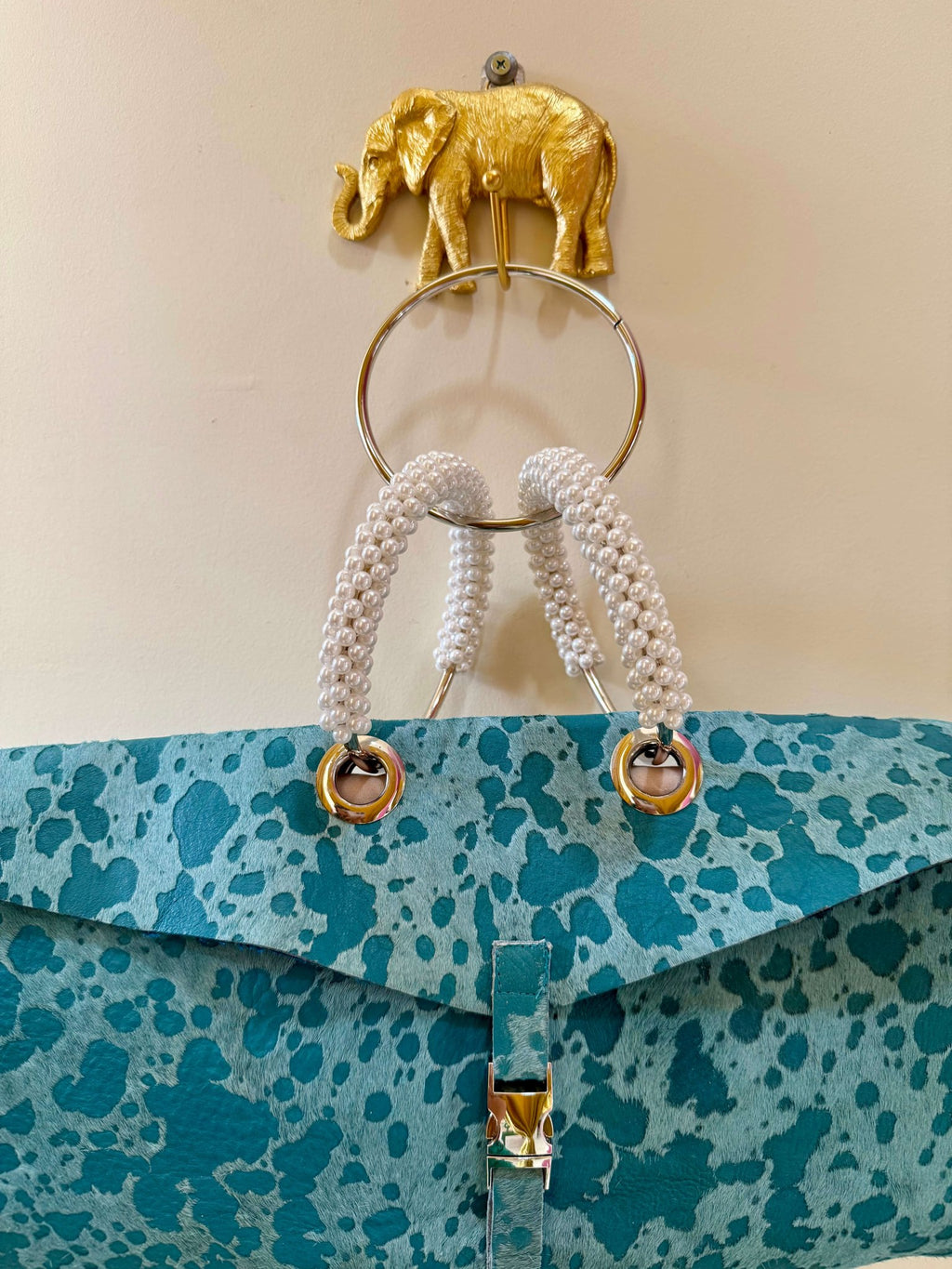 The Muse Envelope Bag in Real Cowhide skin - Sky Blue - MVATIS