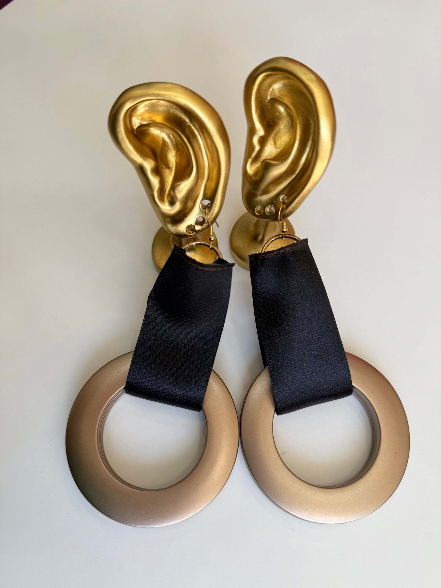 The O Earrings in Saten - MVATIS