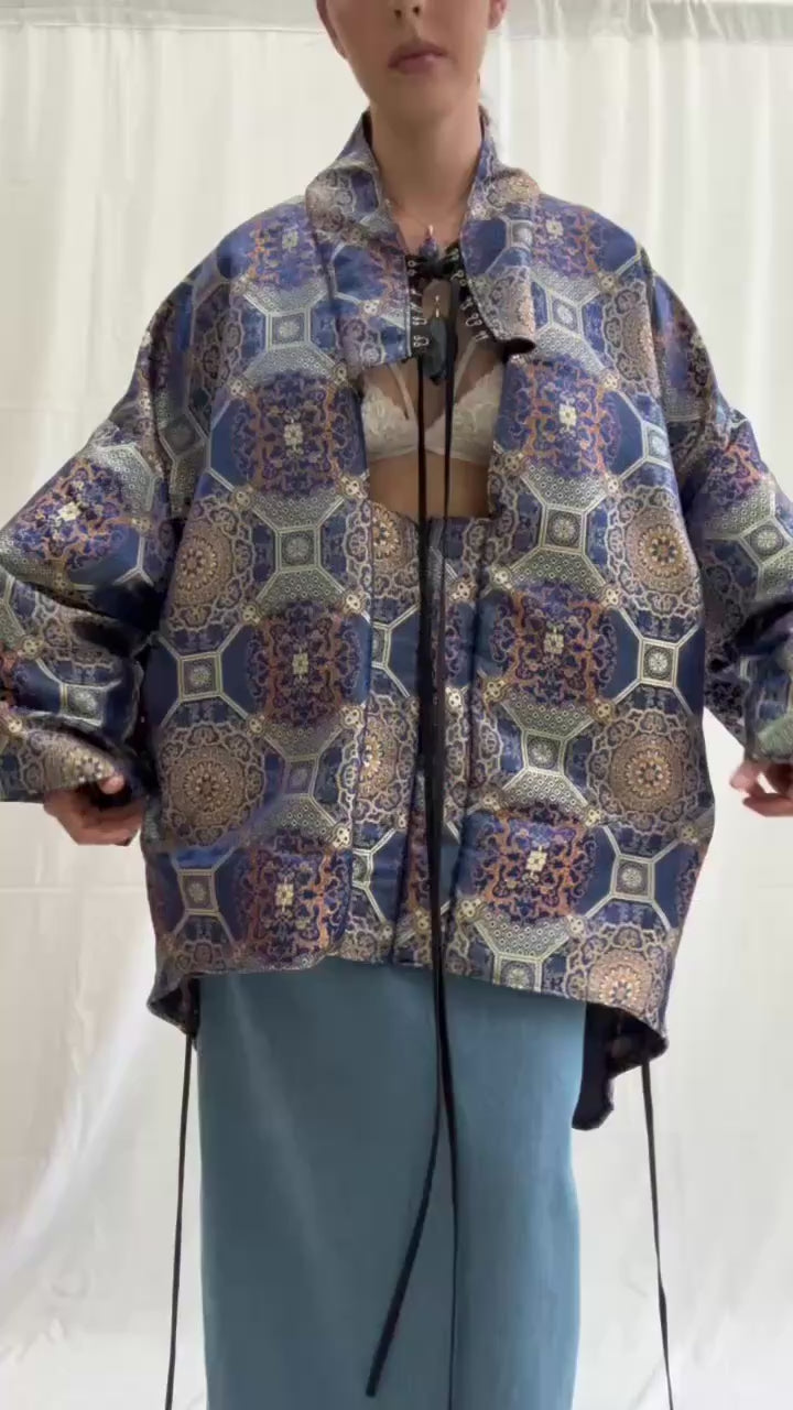Own the room convertible kimono